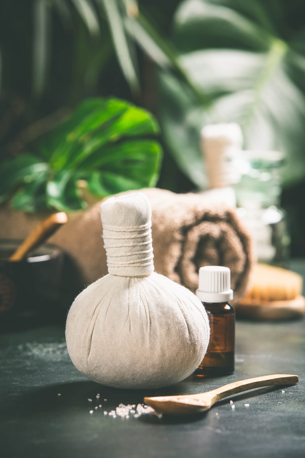 Thai herbal compress